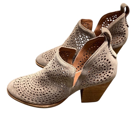 Jeffrey Campbell Suede Laser Cut Ankle Booties Block Heel Tan Women's Size 9 - Picture 3 of 10